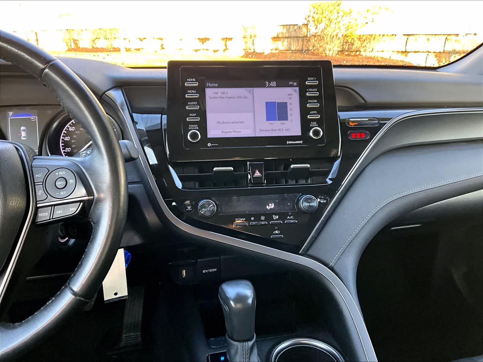 2024 Toyota Camry SE - Photo 18