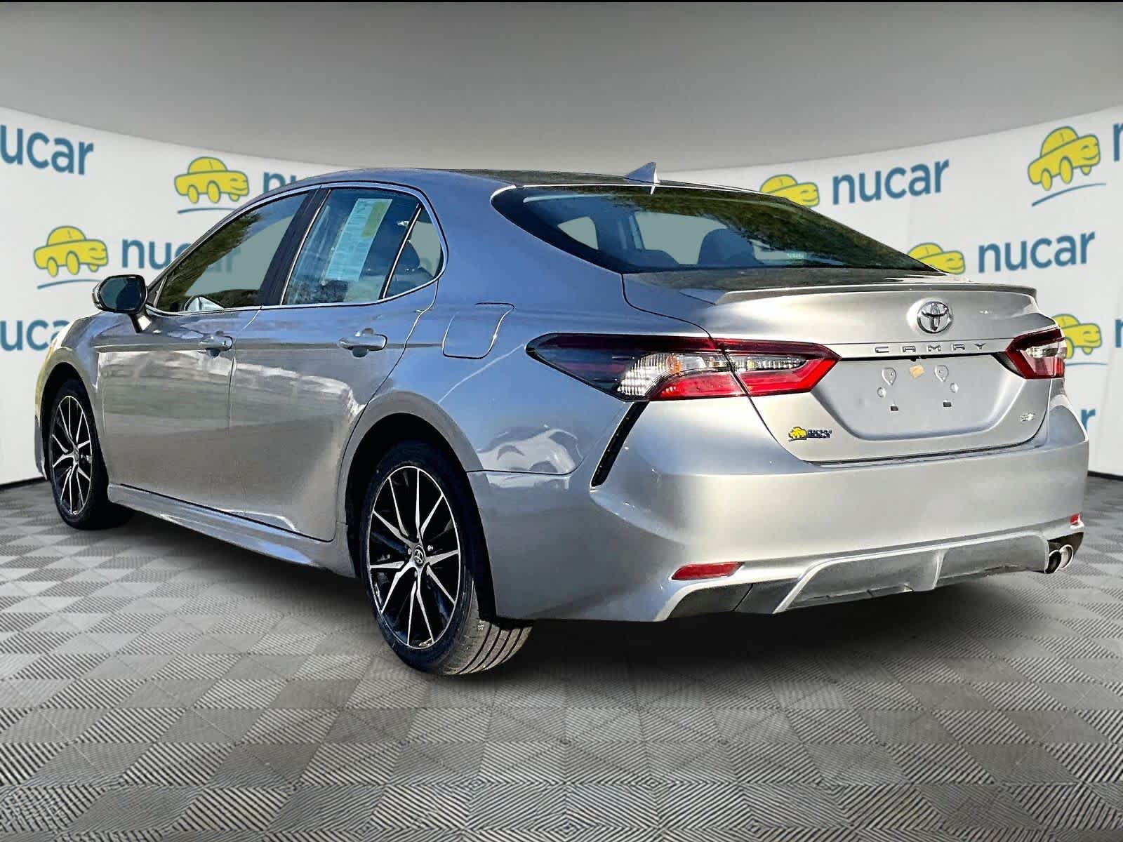 2024 Toyota Camry SE - Photo 4