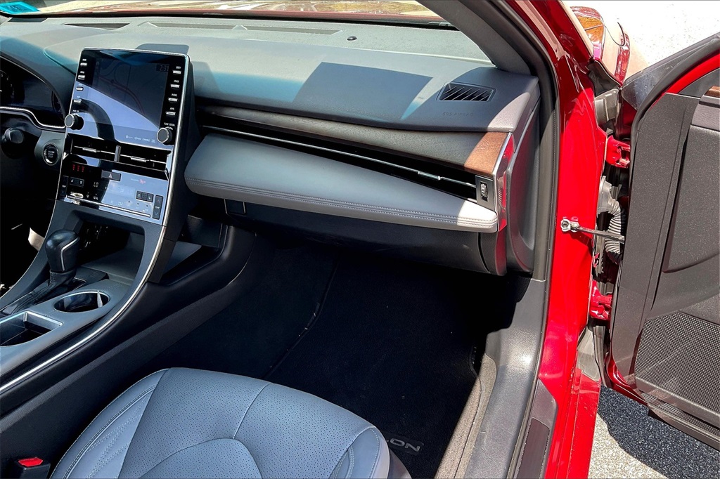 2022 Toyota Avalon Limited - Photo 12