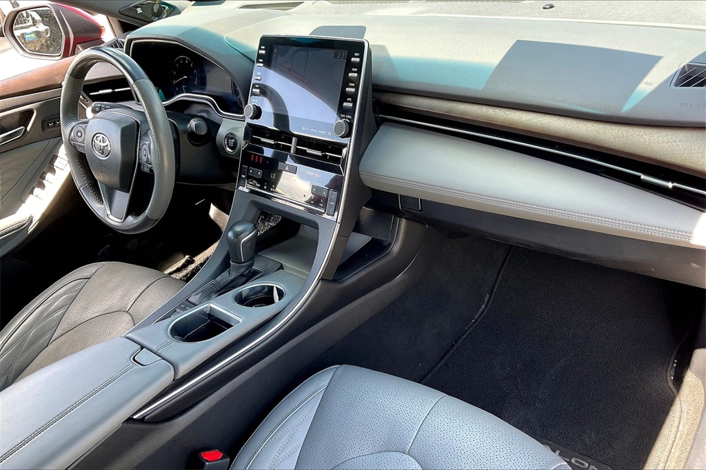 2022 Toyota Avalon Limited - Photo 13