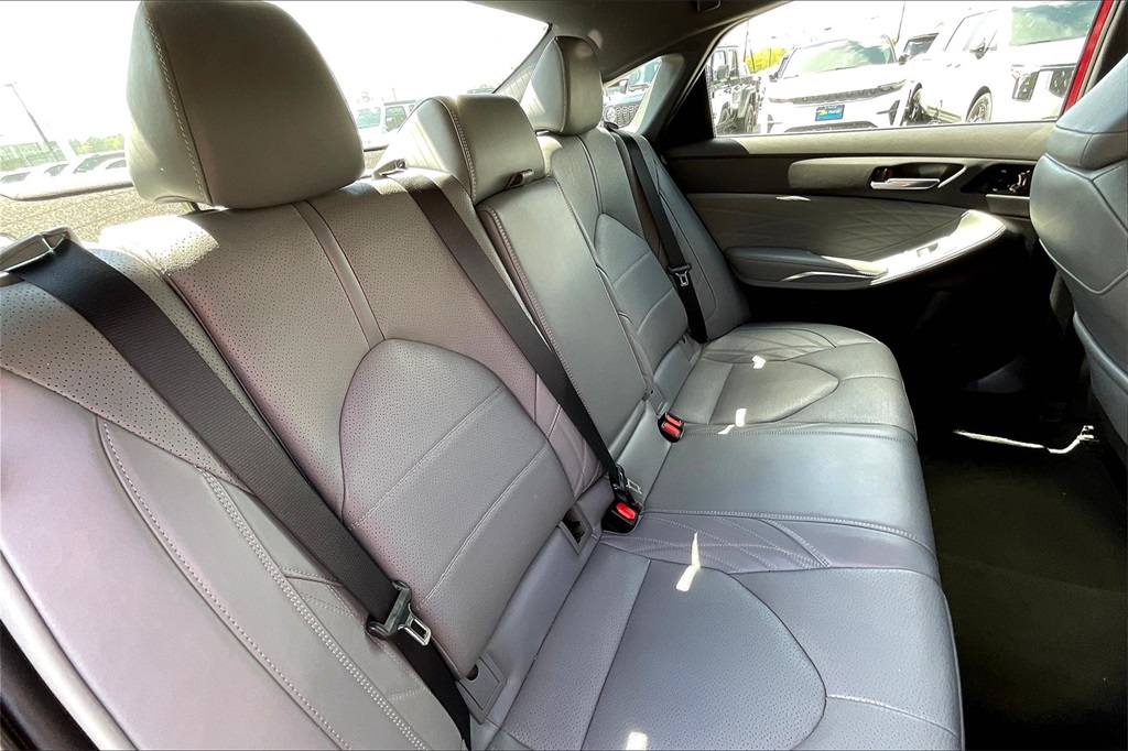 2022 Toyota Avalon Limited - Photo 15
