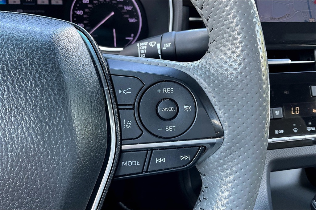 2022 Toyota Avalon Limited - Photo 23