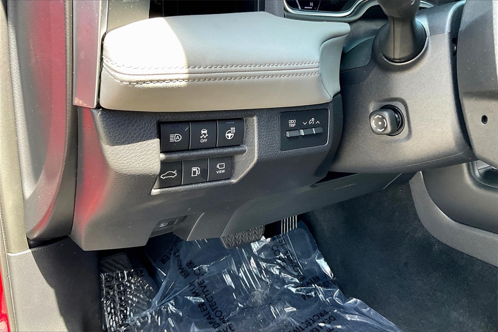 2022 Toyota Avalon Limited - Photo 26