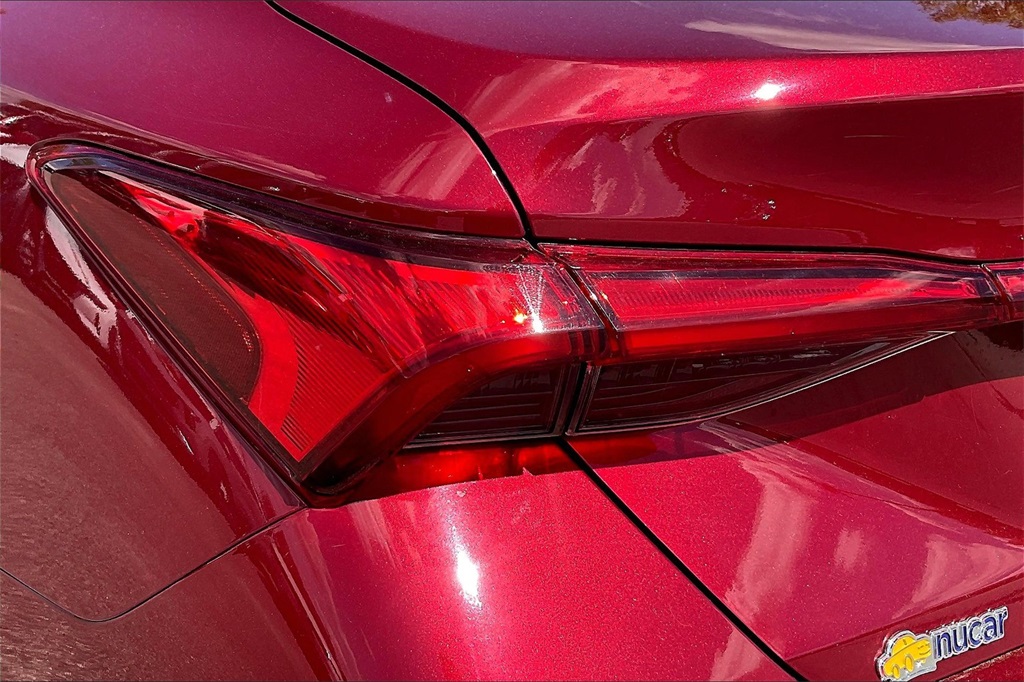 2022 Toyota Avalon Limited - Photo 32