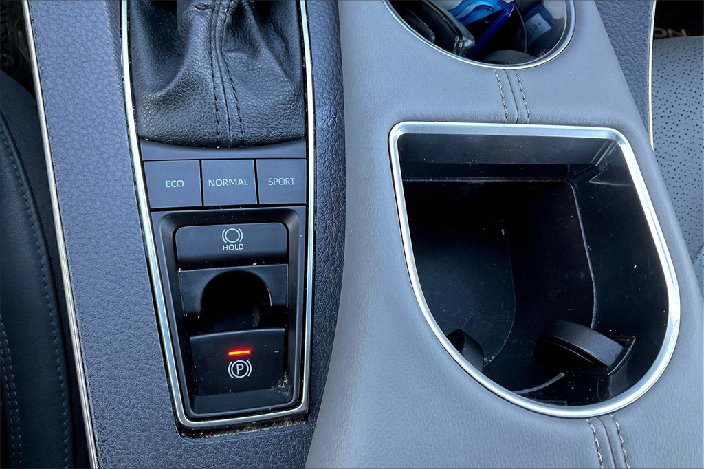 2022 Toyota Avalon Limited - Photo 34