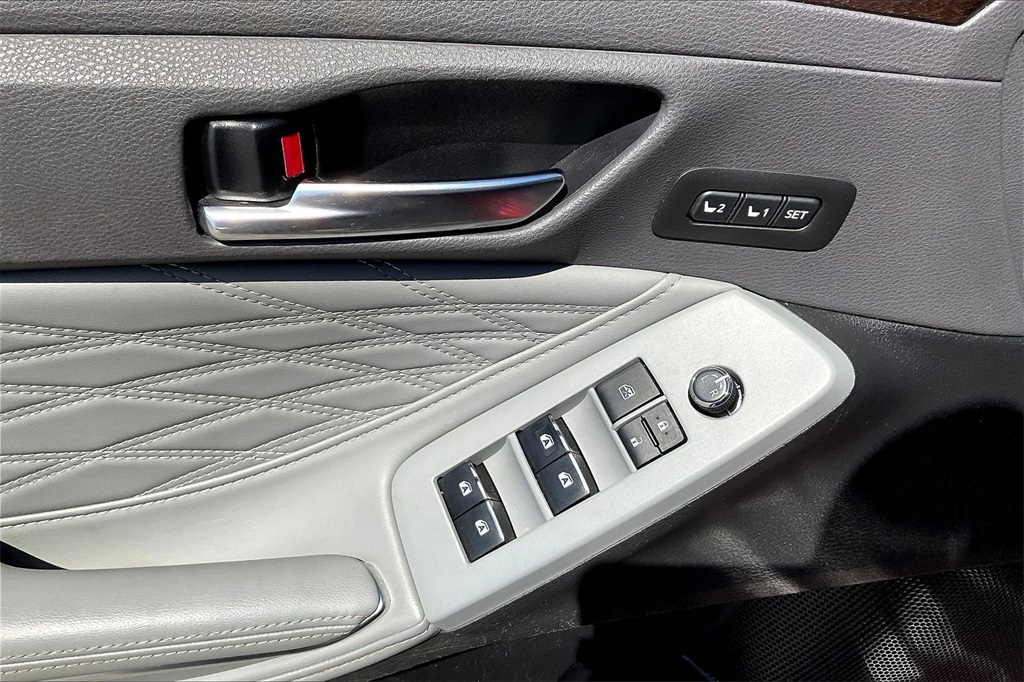 2022 Toyota Avalon Limited - Photo 38