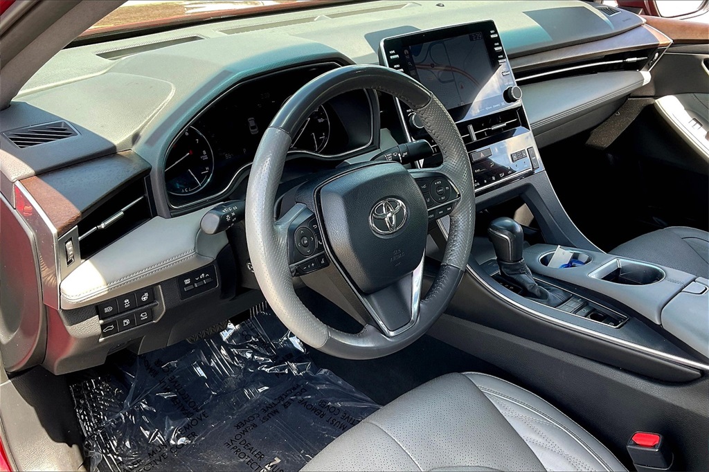 2022 Toyota Avalon Limited - Photo 8