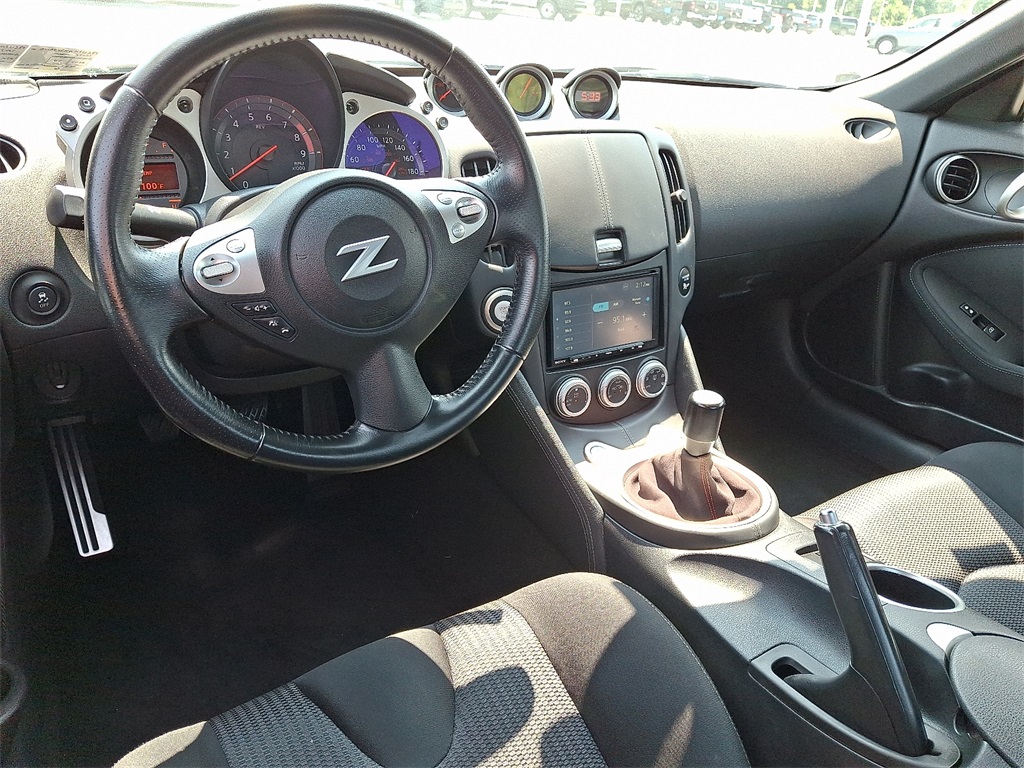 2020 Nissan 370Z Base - Photo 11