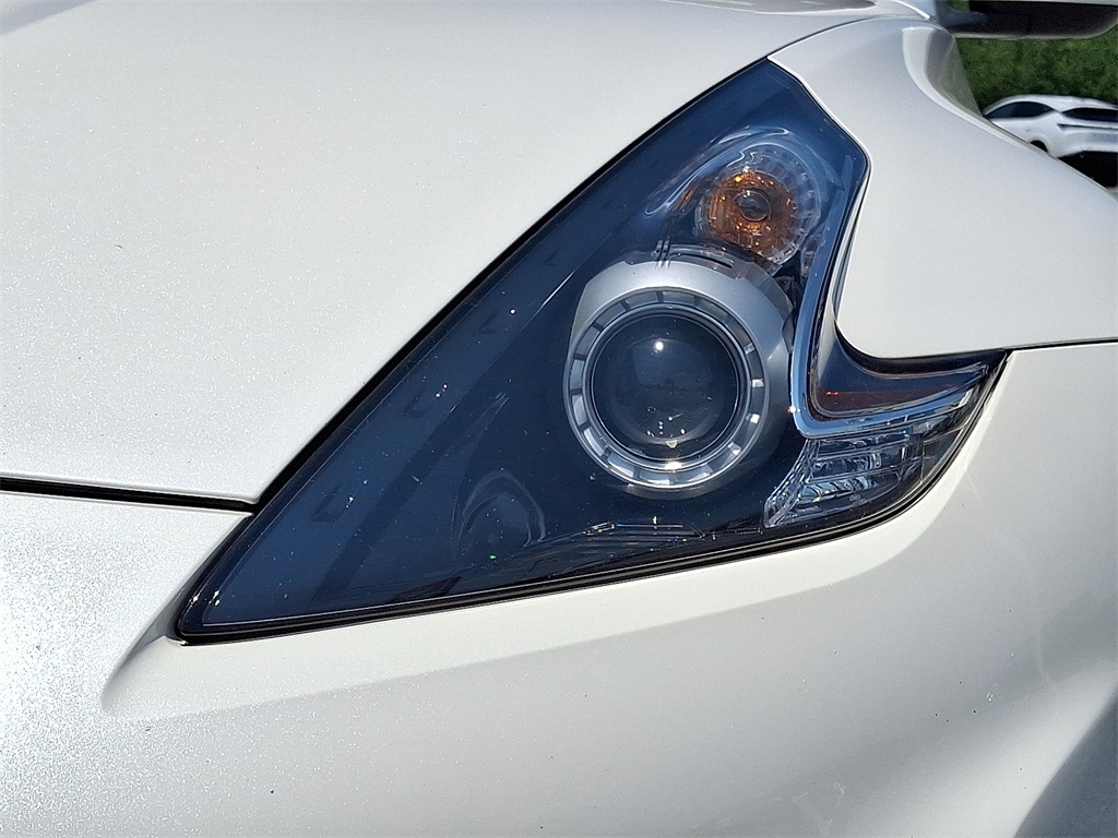 2020 Nissan 370Z Base - Photo 10
