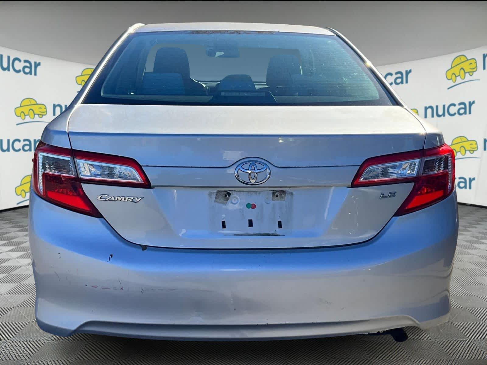 2012 Toyota Camry LE - Photo 3