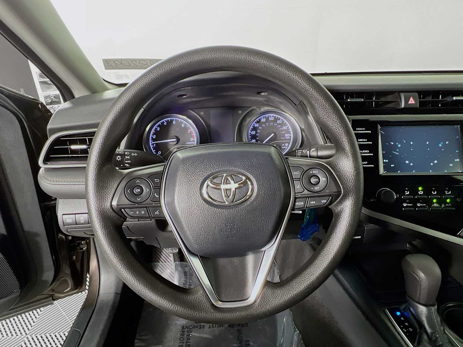 2019 Toyota Camry LE - Photo 11