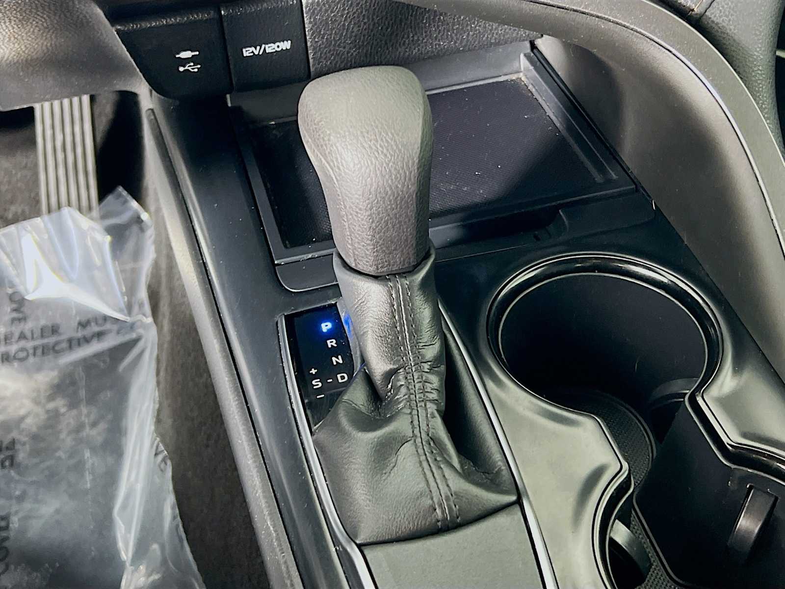 2019 Toyota Camry LE - Photo 16