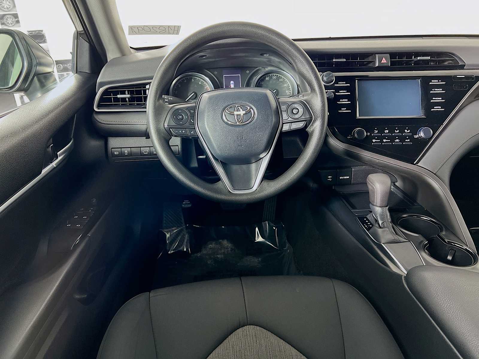 2019 Toyota Camry LE - Photo 21