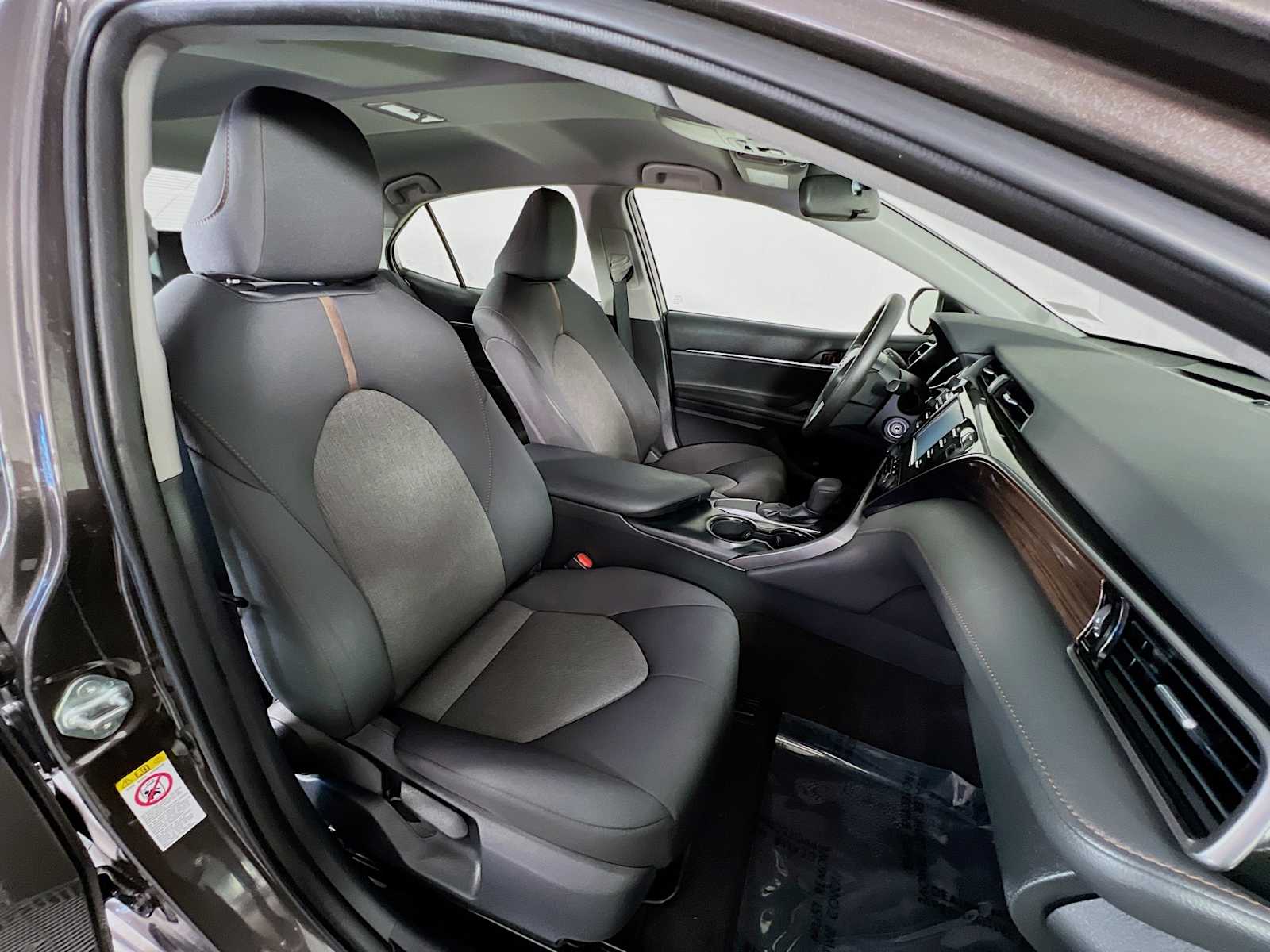 2019 Toyota Camry LE - Photo 26