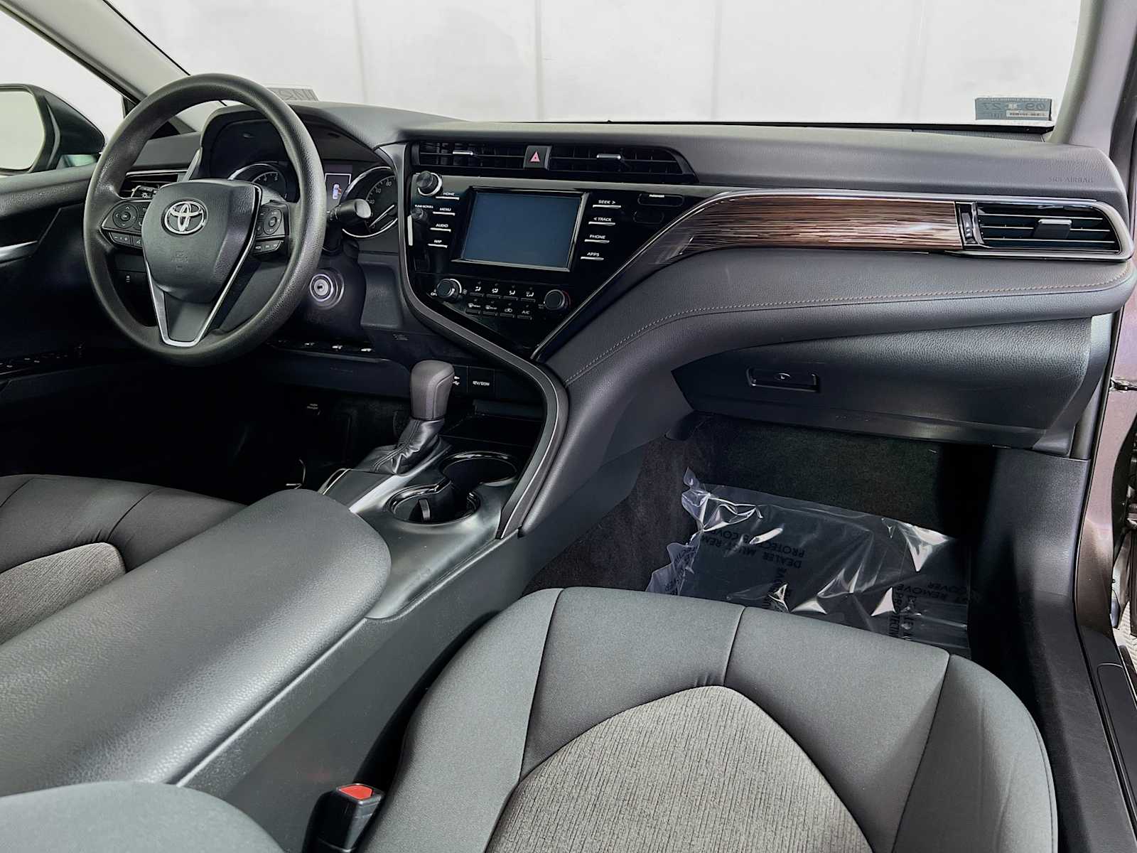 2019 Toyota Camry LE - Photo 27