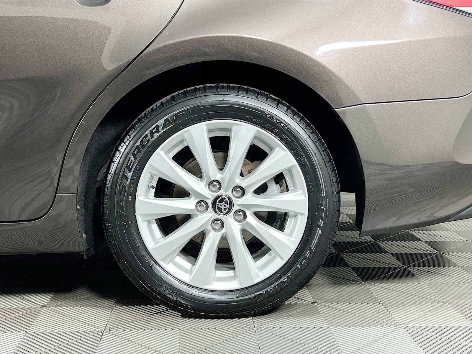 2019 Toyota Camry LE - Photo 29