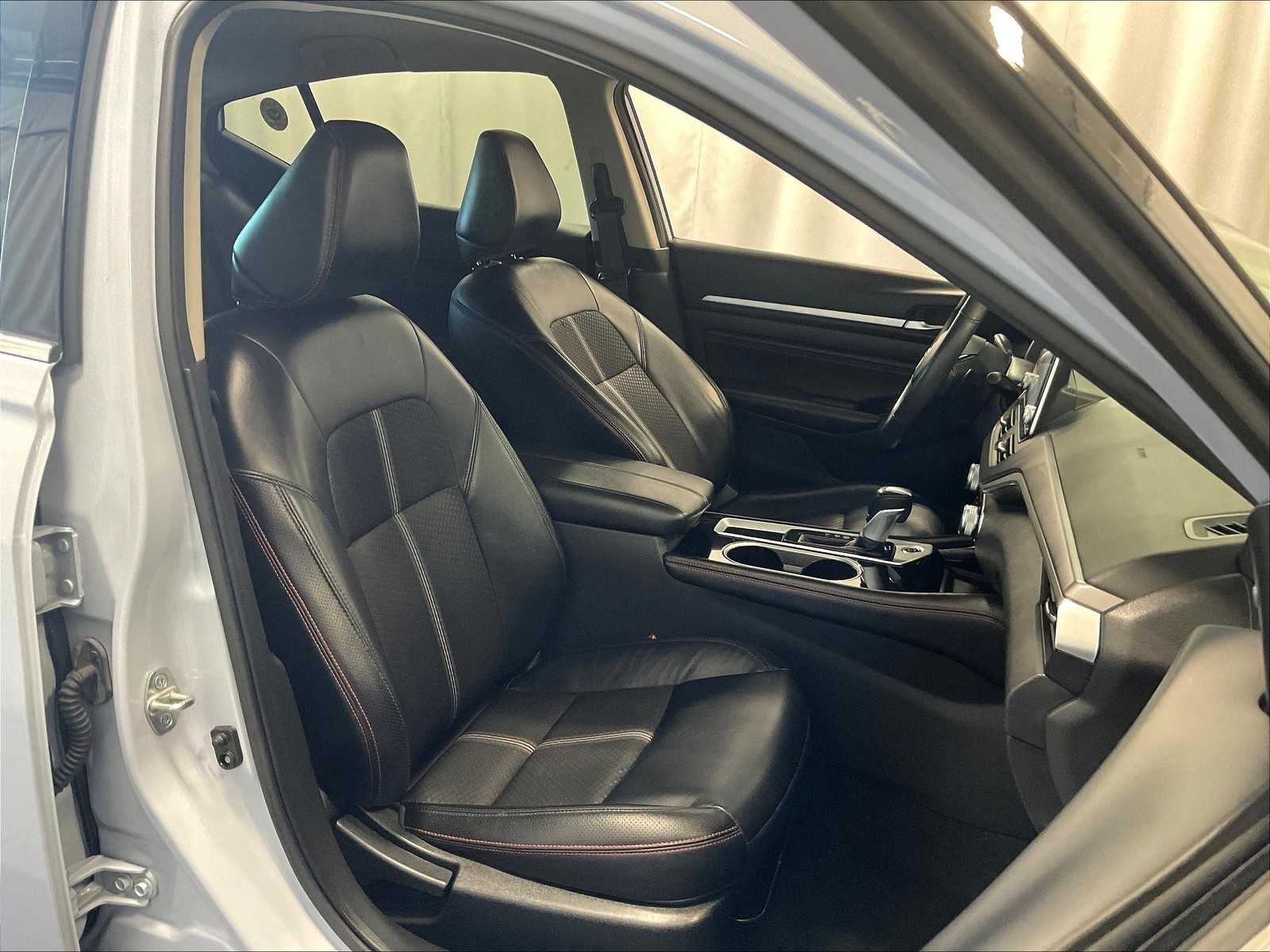 2023 Nissan Altima 2.5 SR - Photo 11
