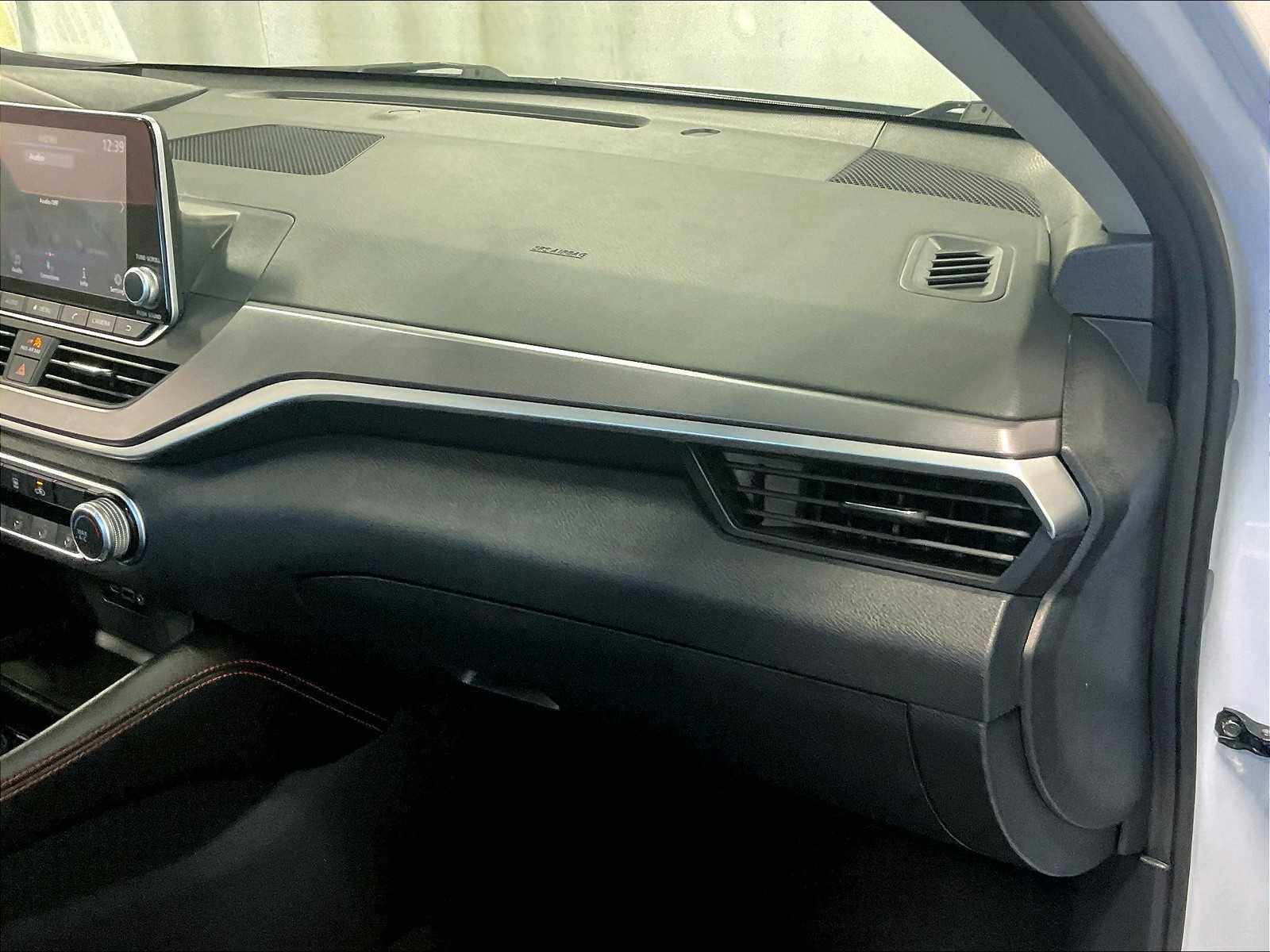 2023 Nissan Altima 2.5 SR - Photo 13