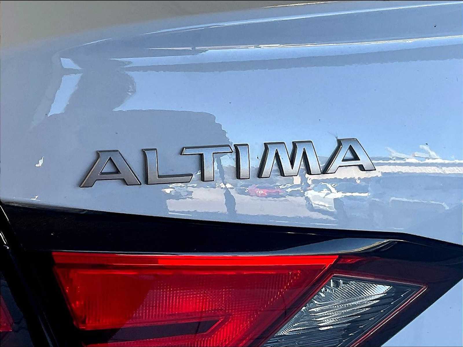 2023 Nissan Altima 2.5 SR - Photo 28
