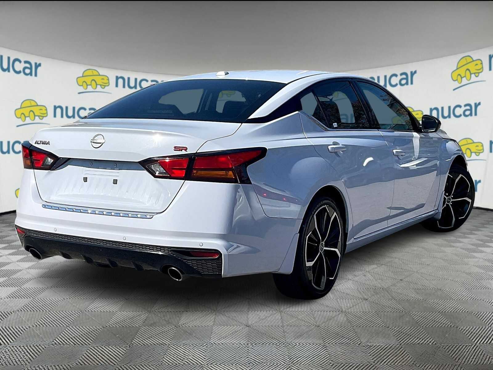 2023 Nissan Altima 2.5 SR - Photo 6