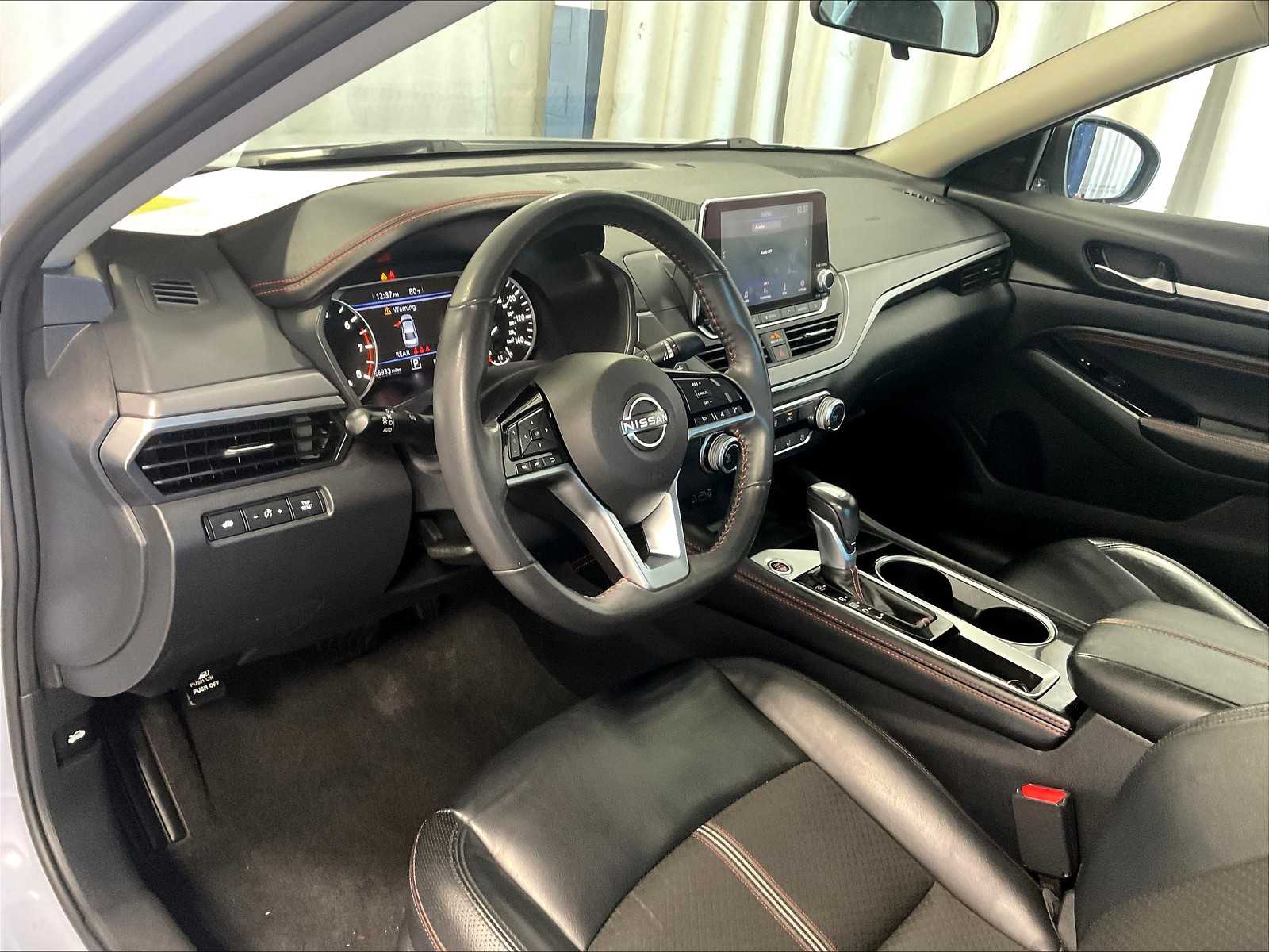 2023 Nissan Altima 2.5 SR - Photo 8