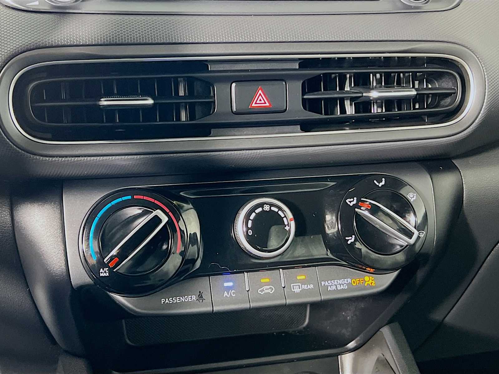 2023 Hyundai Kona SEL - Photo 15