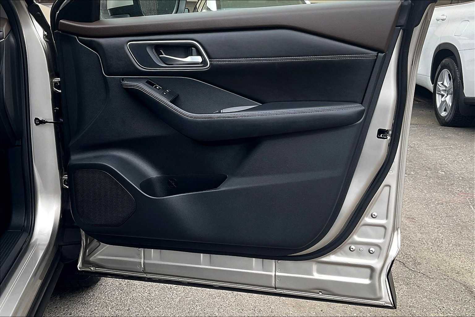 2021 Nissan Rogue SL - Photo 12
