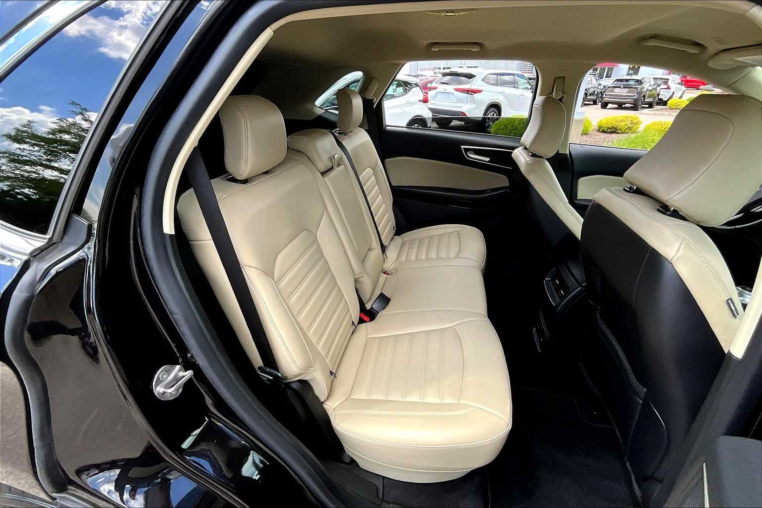 2023 Ford Edge SEL - Photo 16