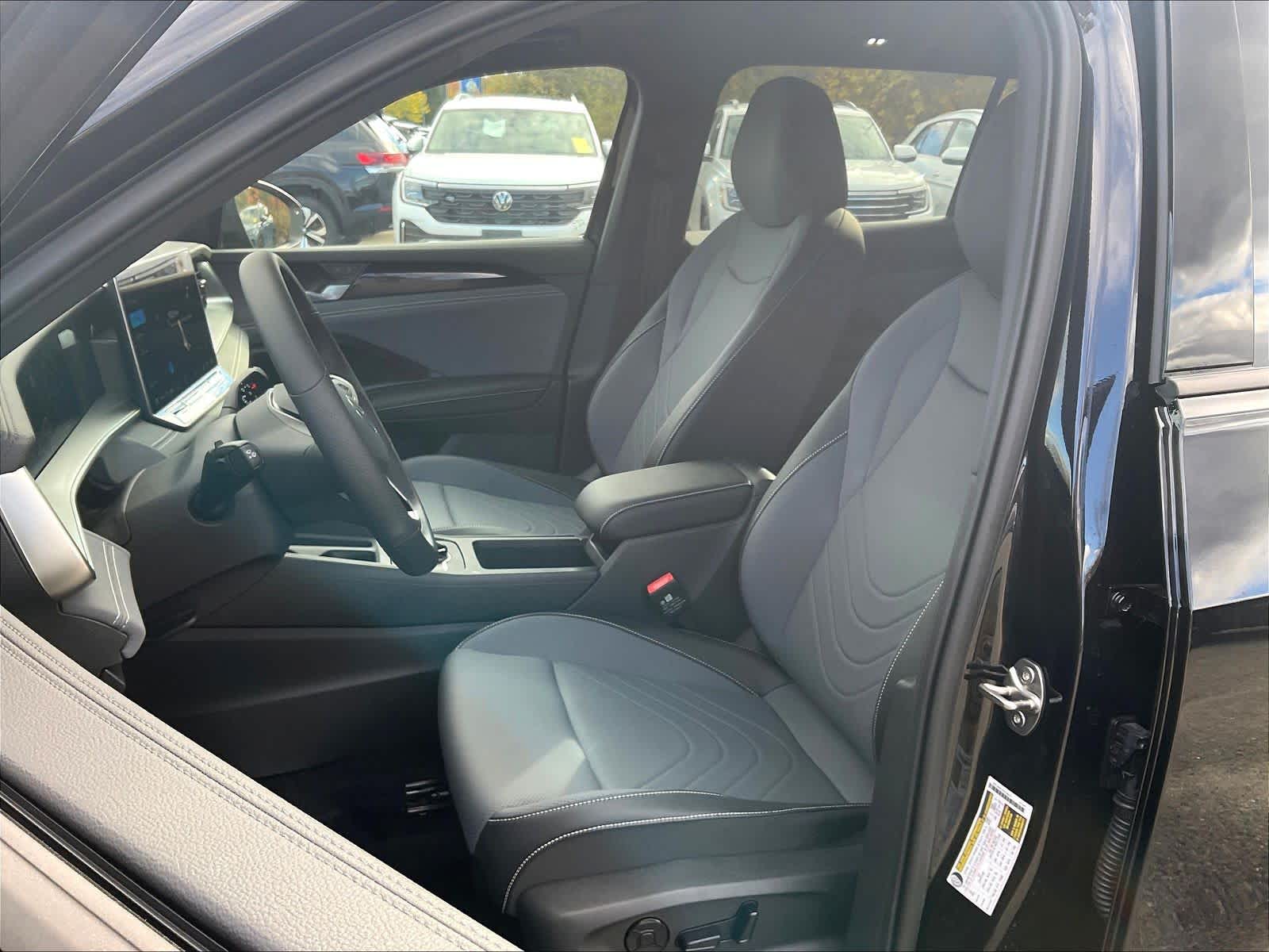 2025 Volkswagen Tiguan SE R-Line Black - Photo 11