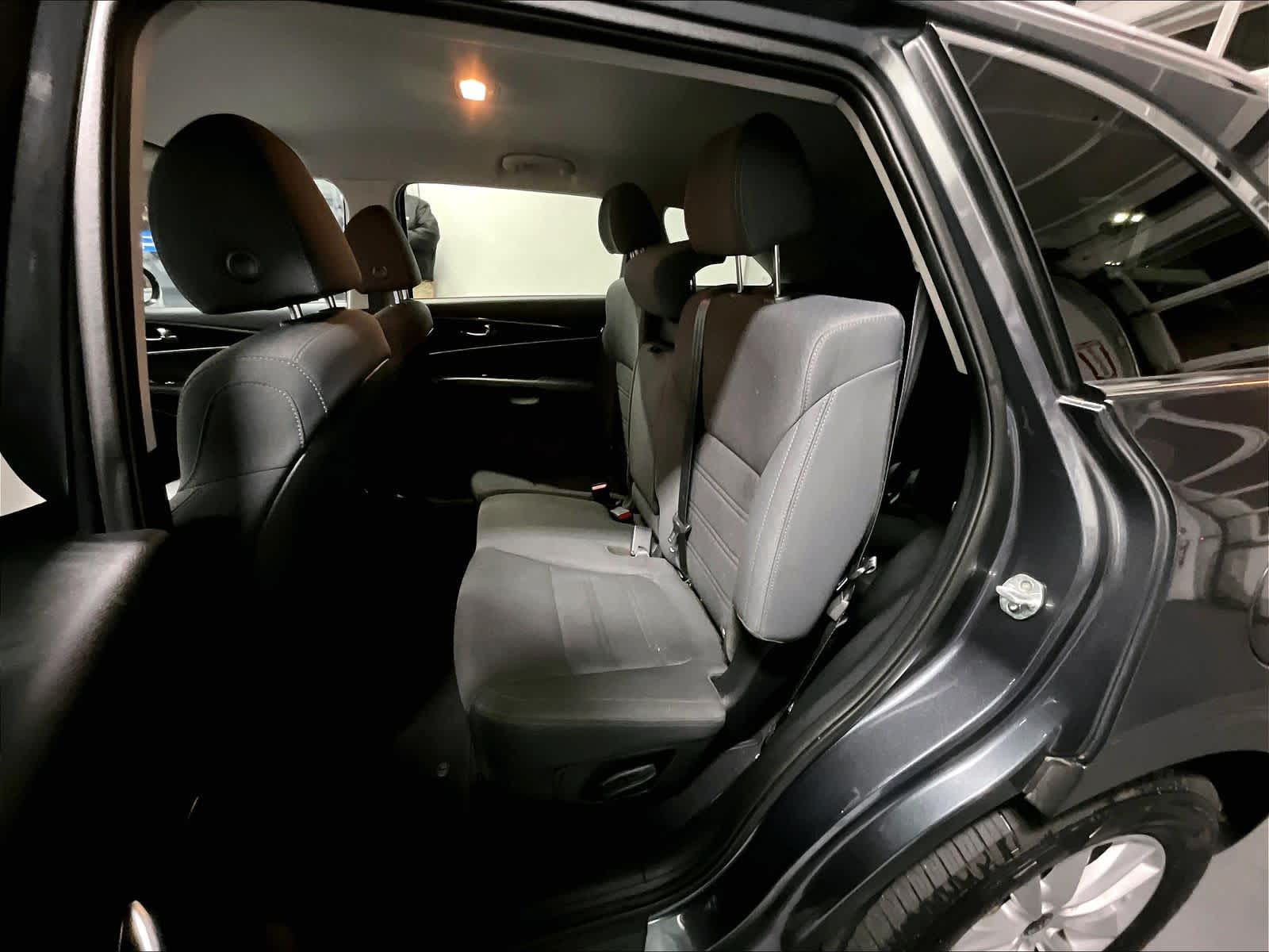 2020 Kia Sorento LX - Photo 15
