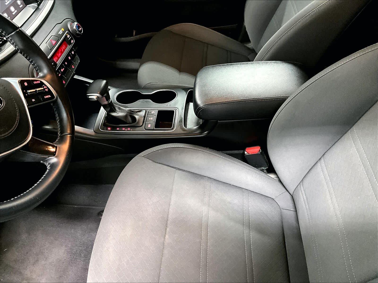 2020 Kia Sorento LX - Photo 20