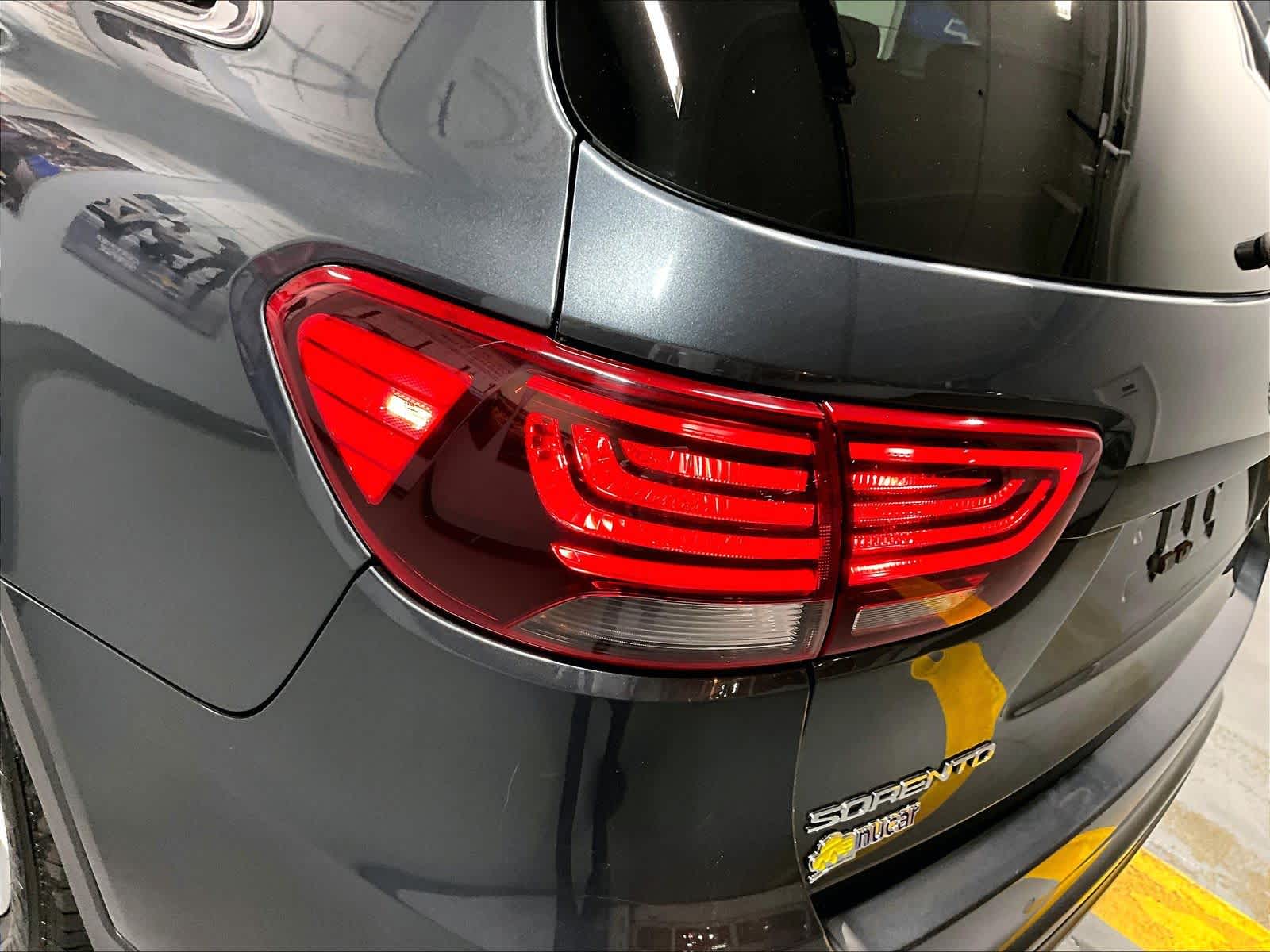 2020 Kia Sorento LX - Photo 32