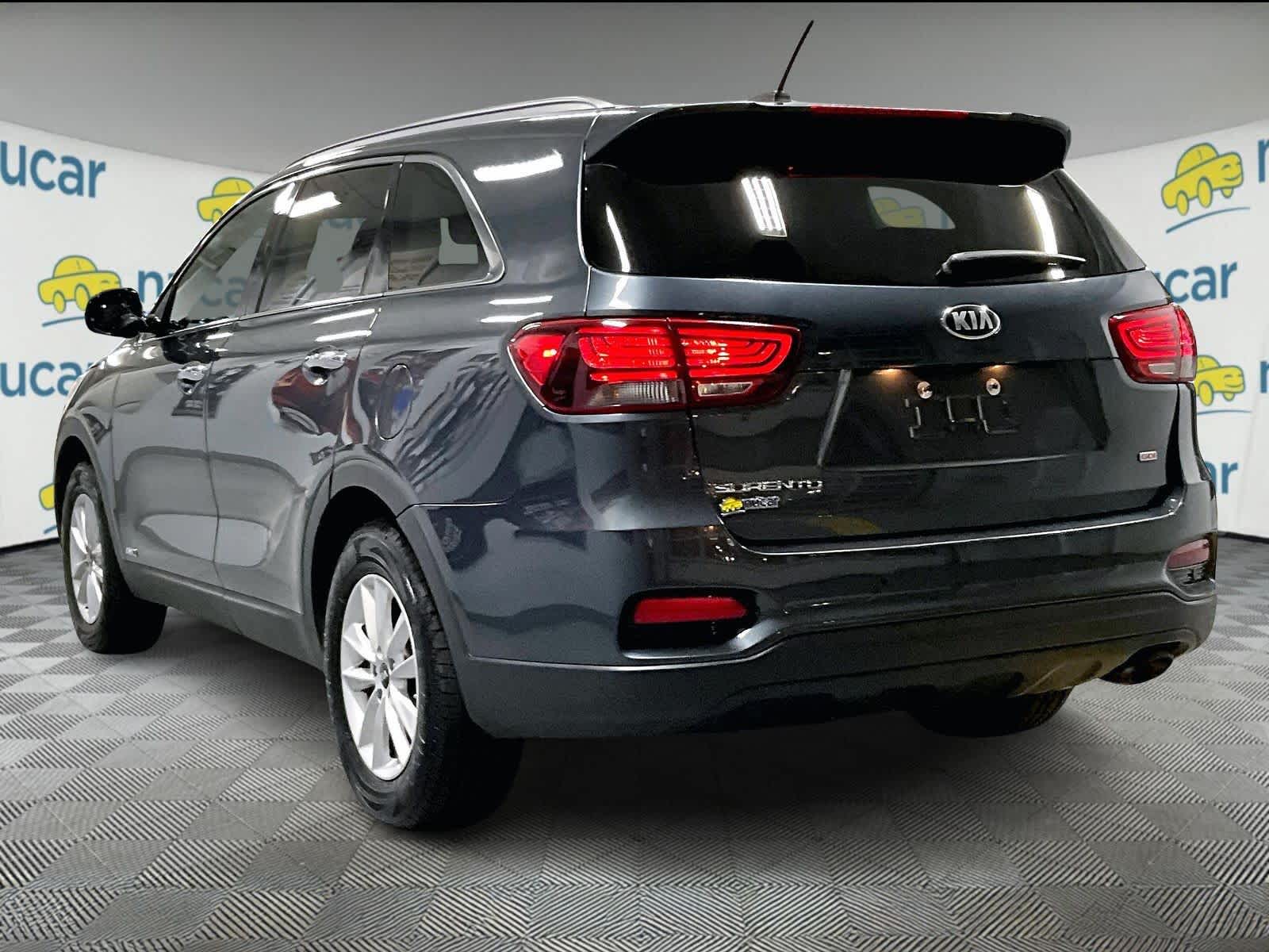 2020 Kia Sorento LX - Photo 4