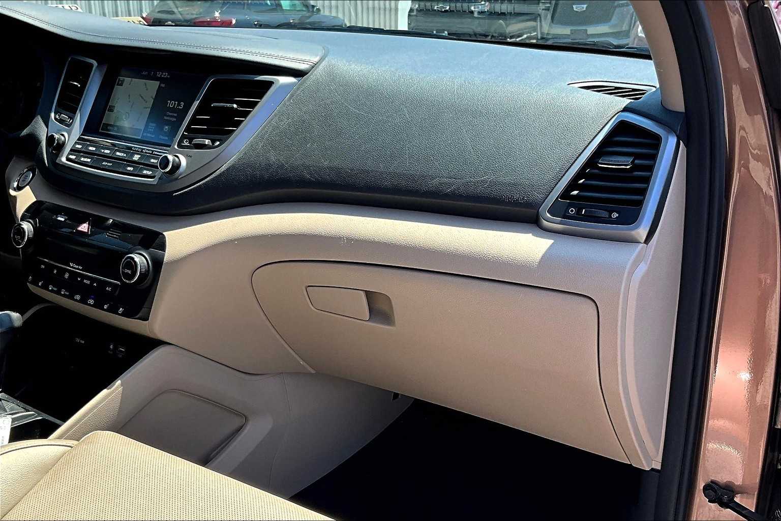 2017 Hyundai Tucson Limited - Photo 13