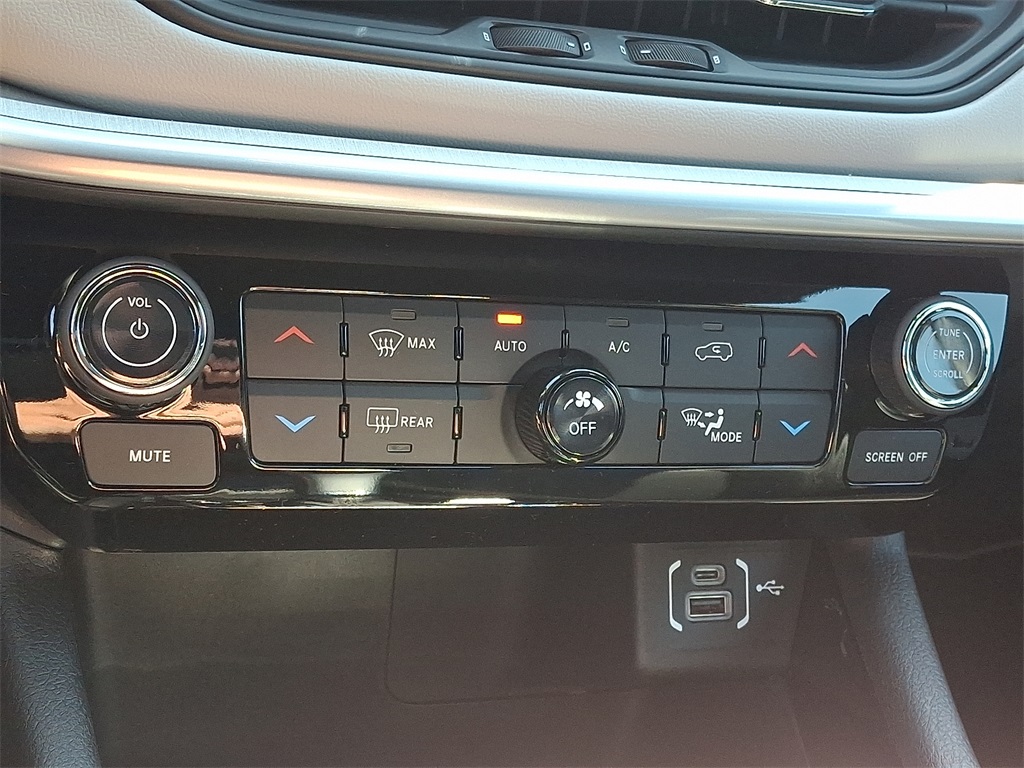 2025 Jeep Compass Limited - Photo 12
