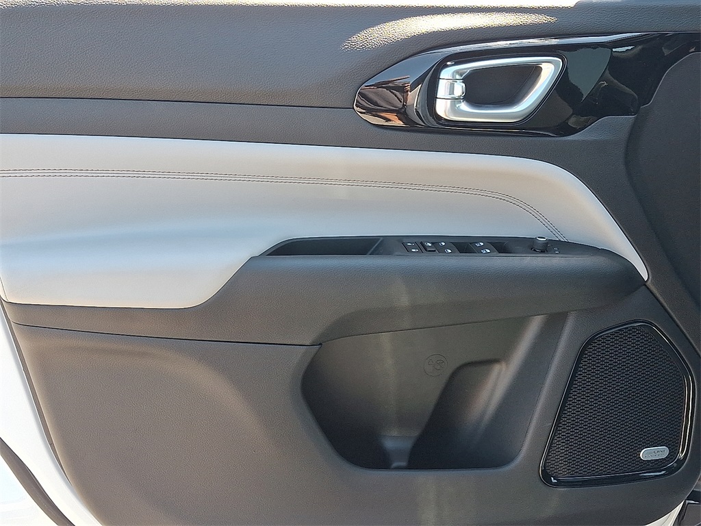2025 Jeep Compass Limited - Photo 8