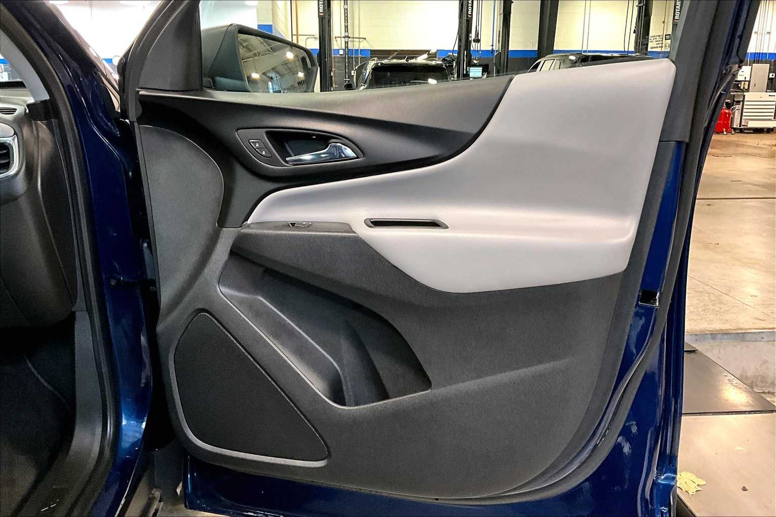 2022 Chevrolet Equinox LS - Photo 12