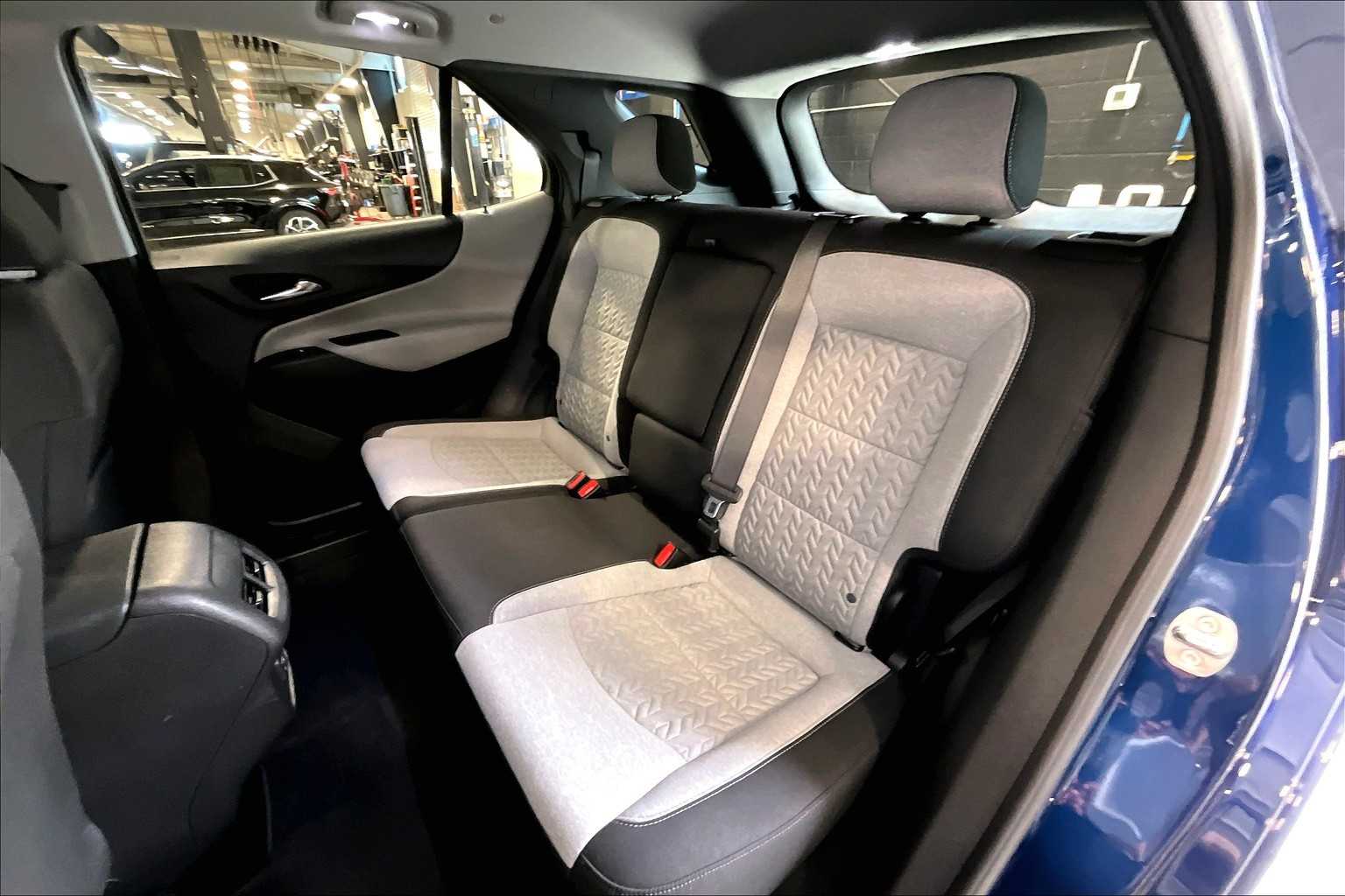 2022 Chevrolet Equinox LS - Photo 15