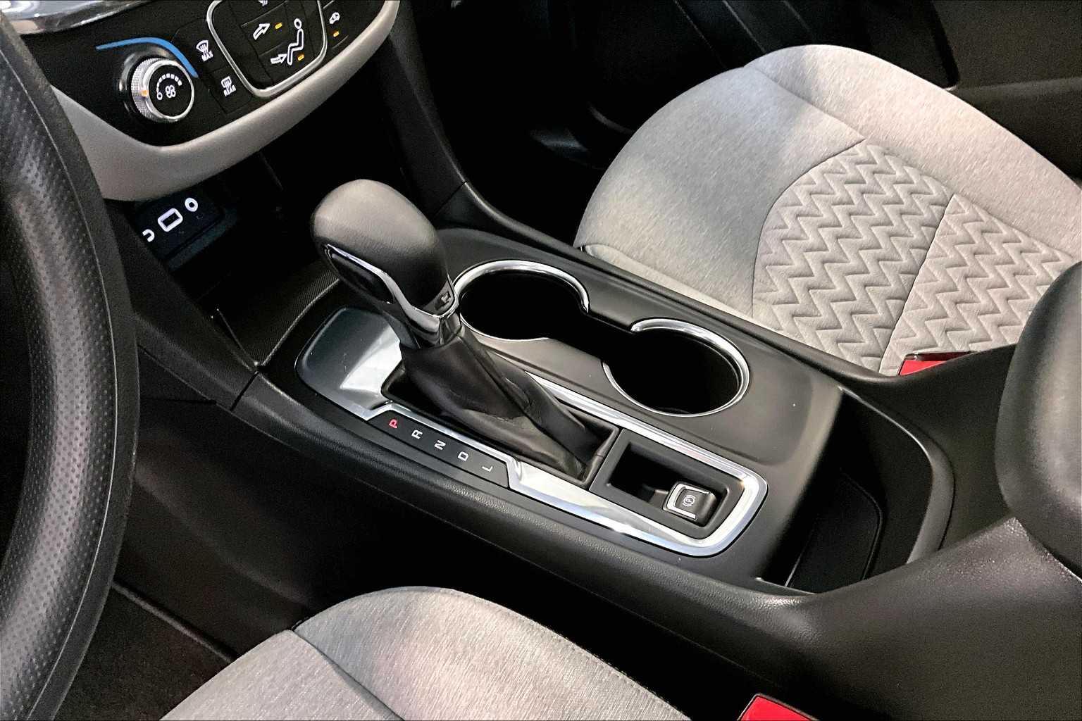 2022 Chevrolet Equinox LS - Photo 21