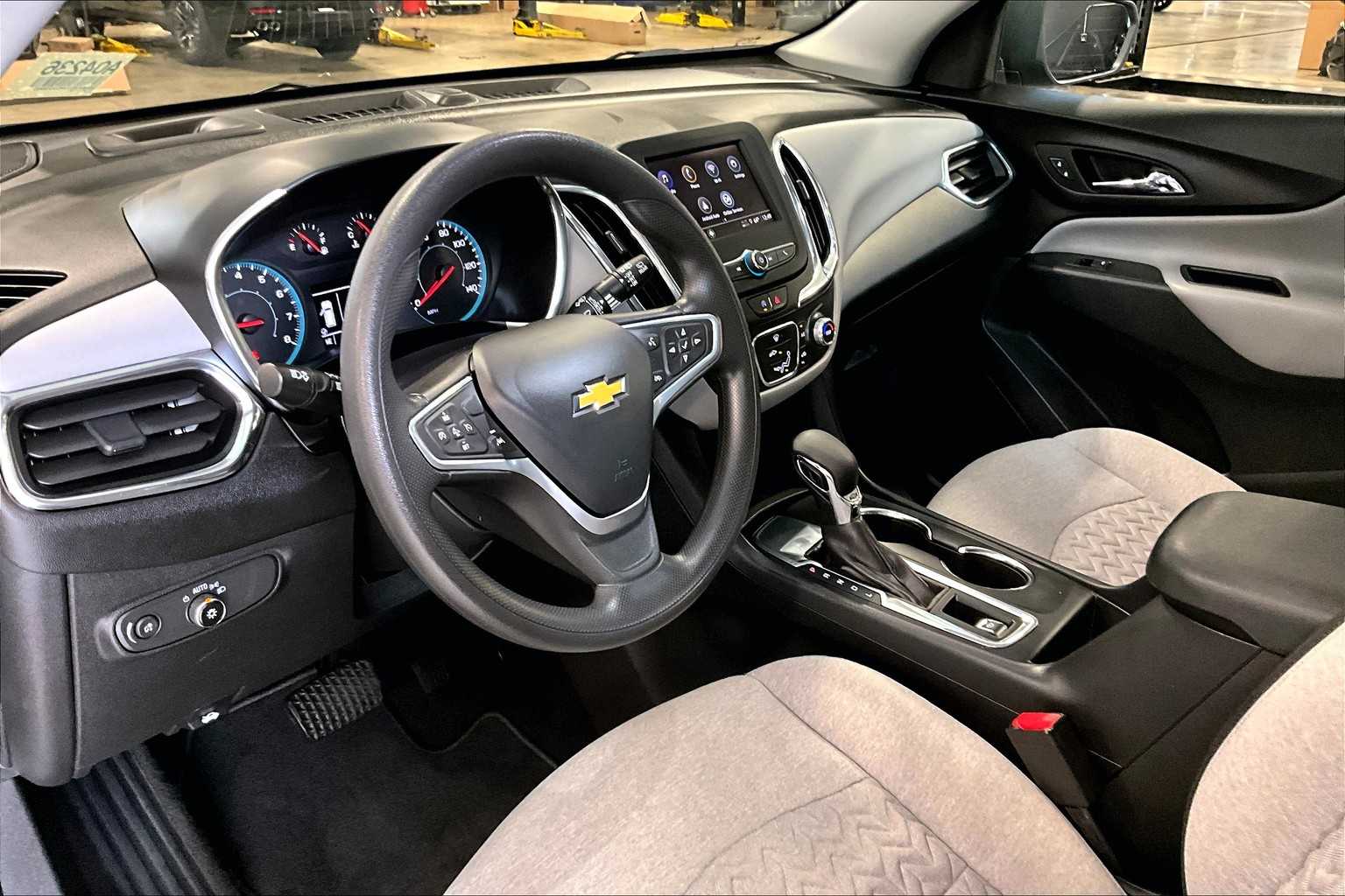 2022 Chevrolet Equinox LS - Photo 8