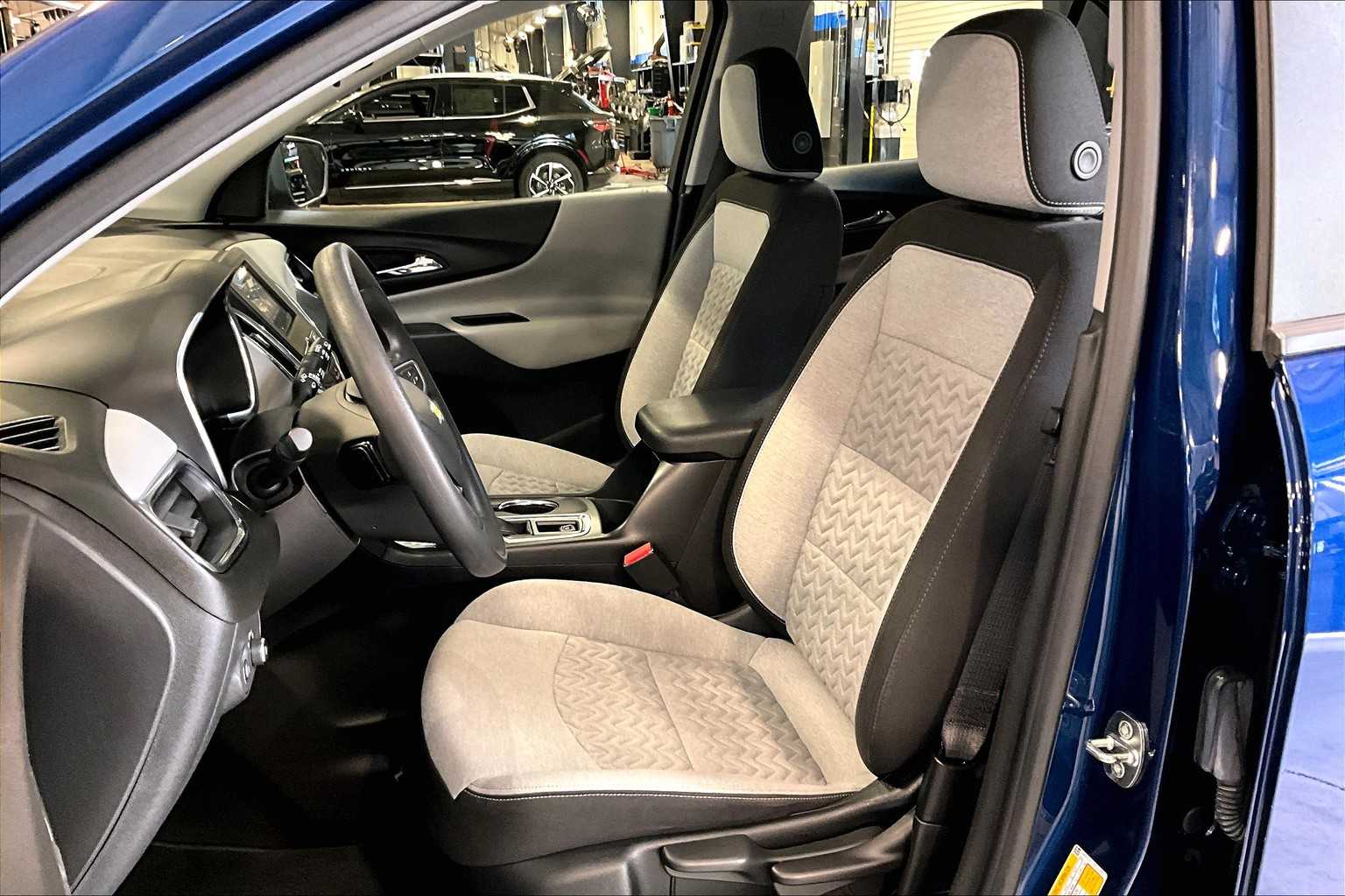 2022 Chevrolet Equinox LS - Photo 10
