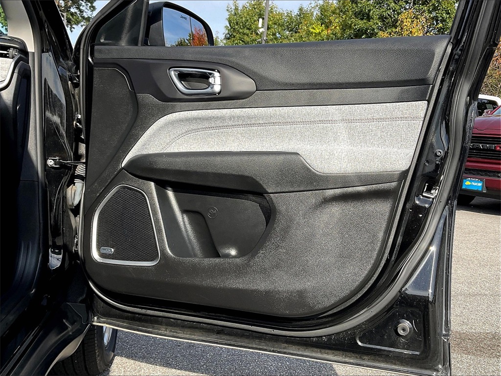 2022 Jeep Compass Latitude Lux - Photo 11