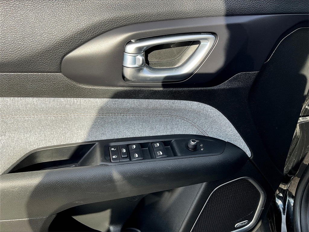 2022 Jeep Compass Latitude Lux - Photo 36