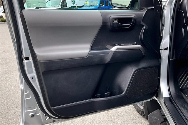 2023 Toyota Tacoma SR5 - Photo 18