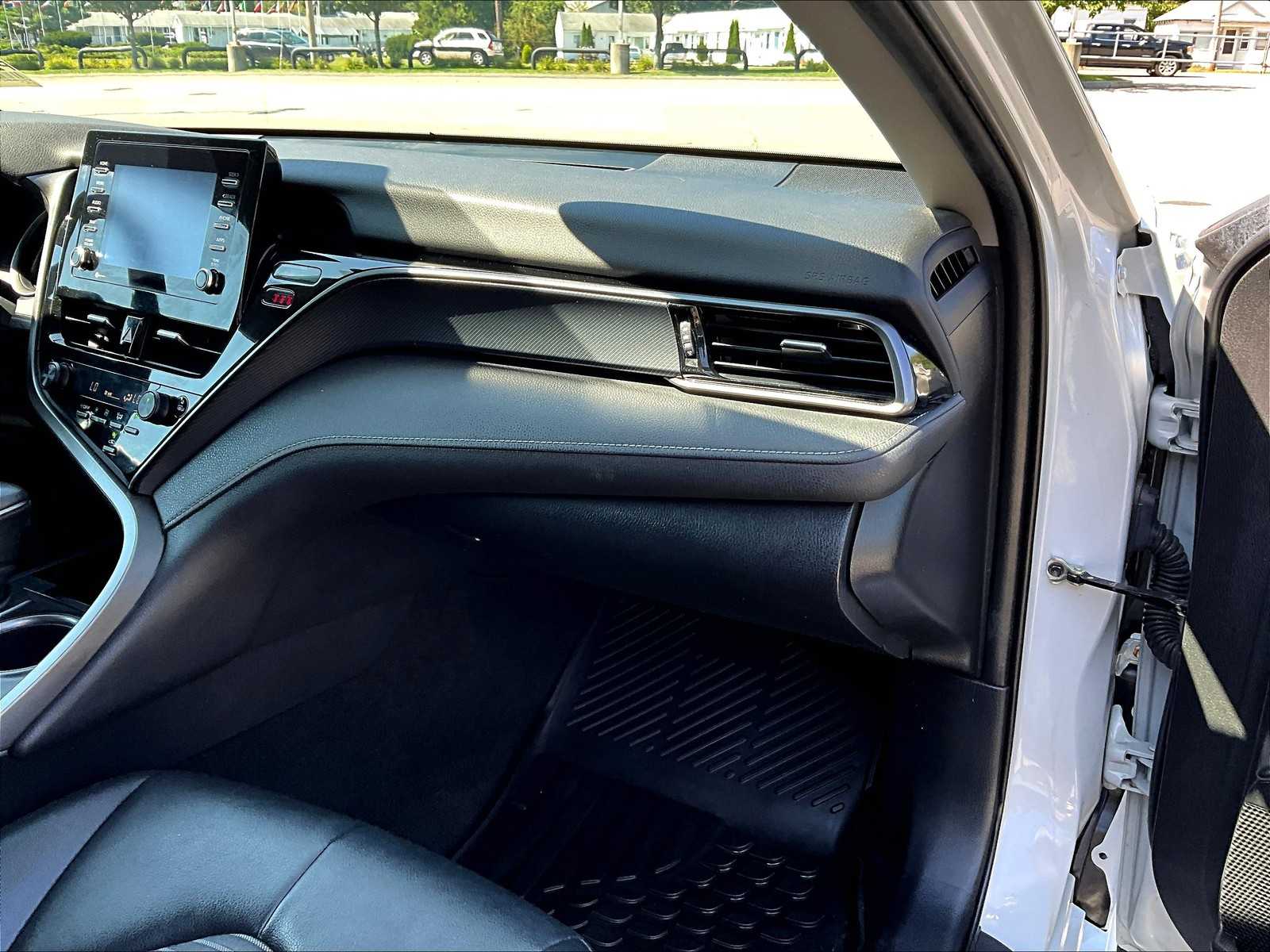 2023 Toyota Camry SE - Photo 13