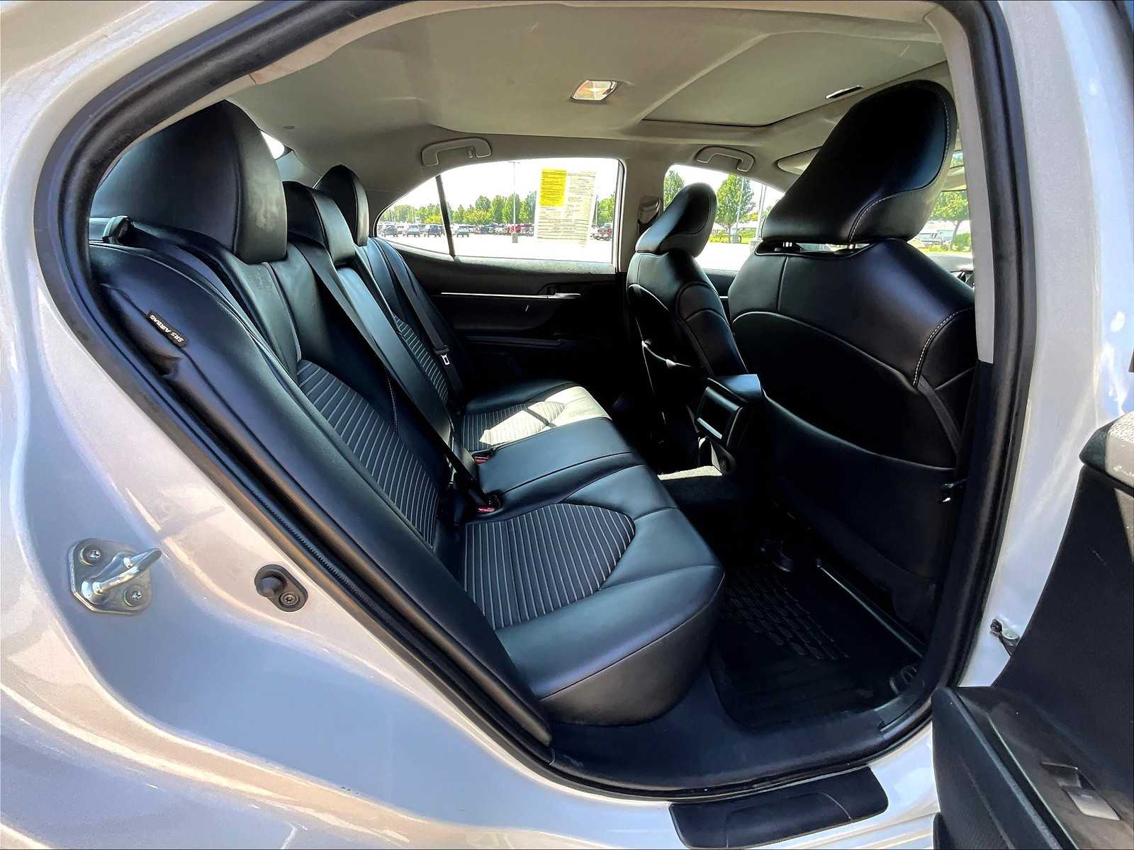 2023 Toyota Camry SE - Photo 16