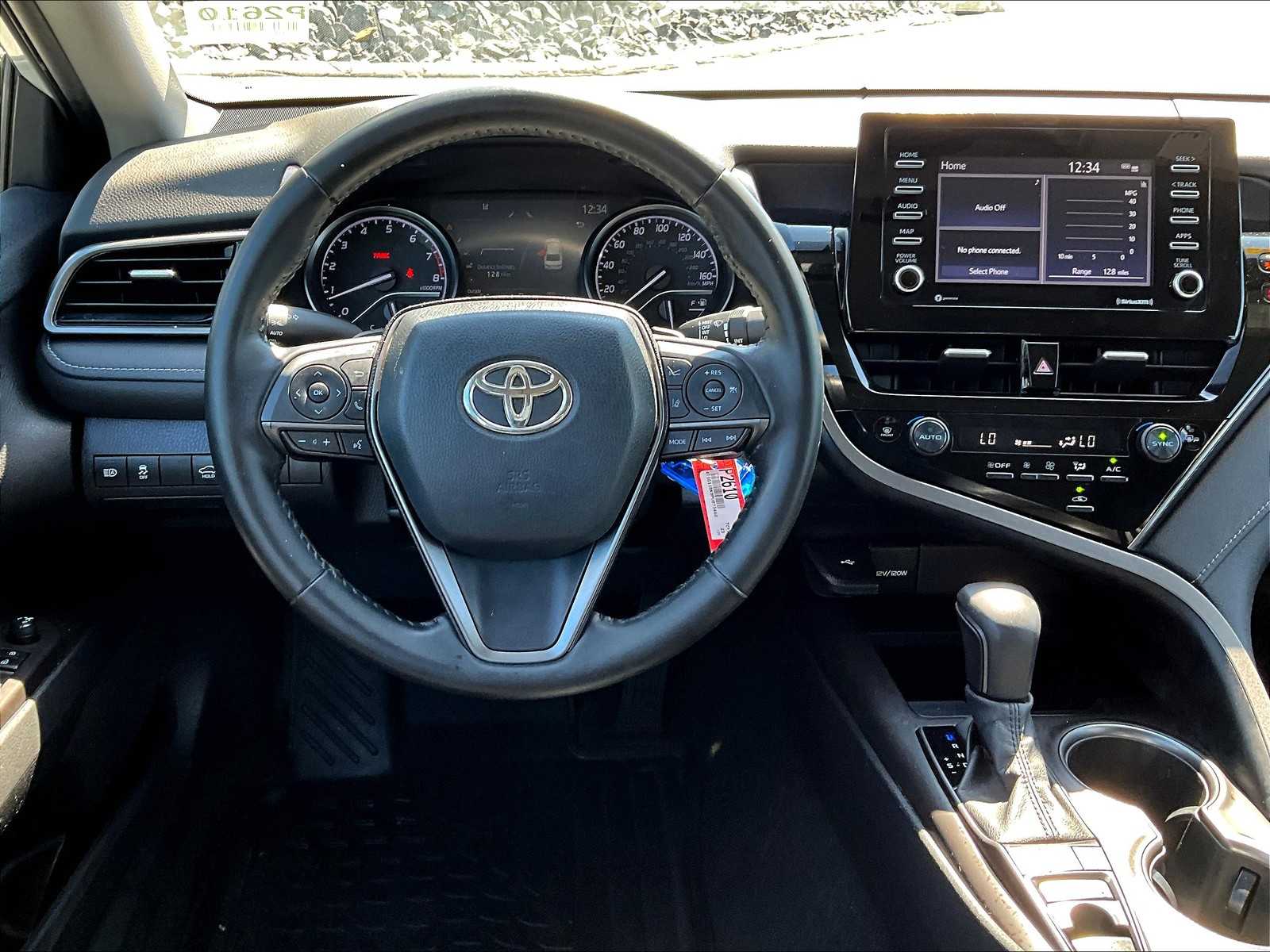 2023 Toyota Camry SE - Photo 17