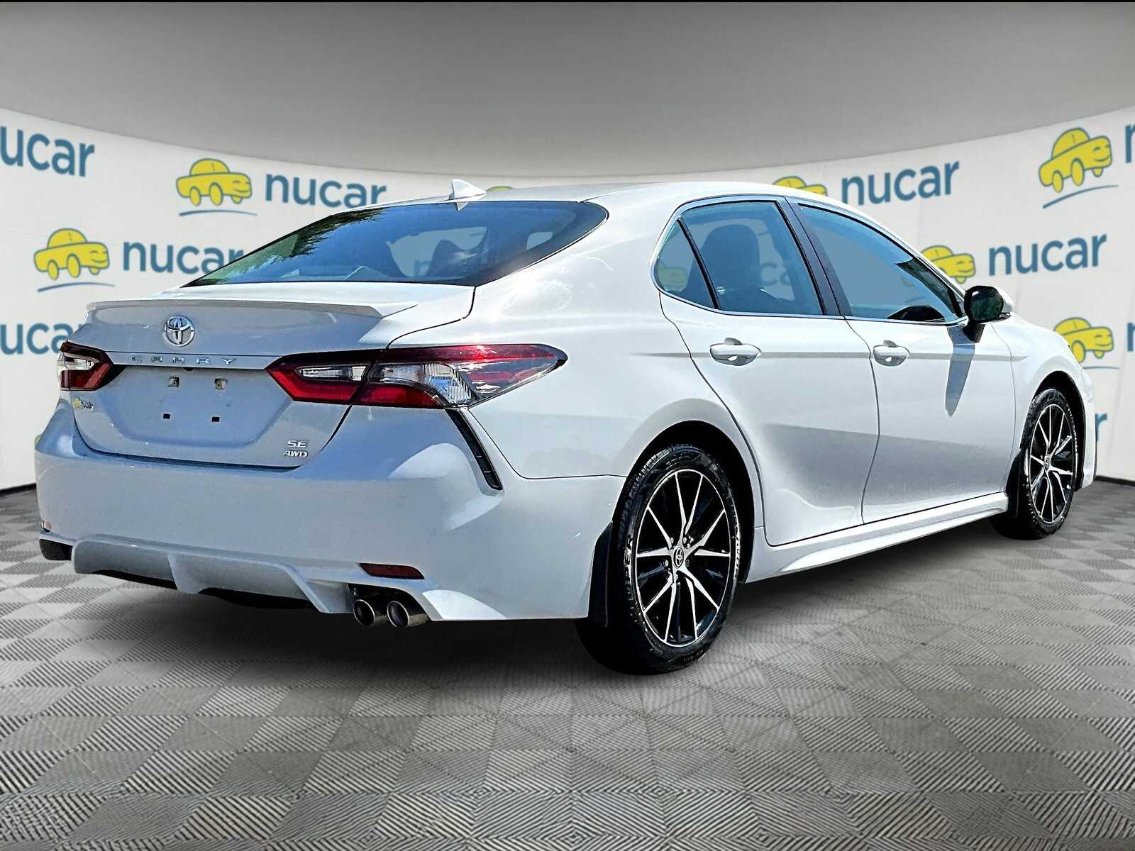 2023 Toyota Camry SE - Photo 6