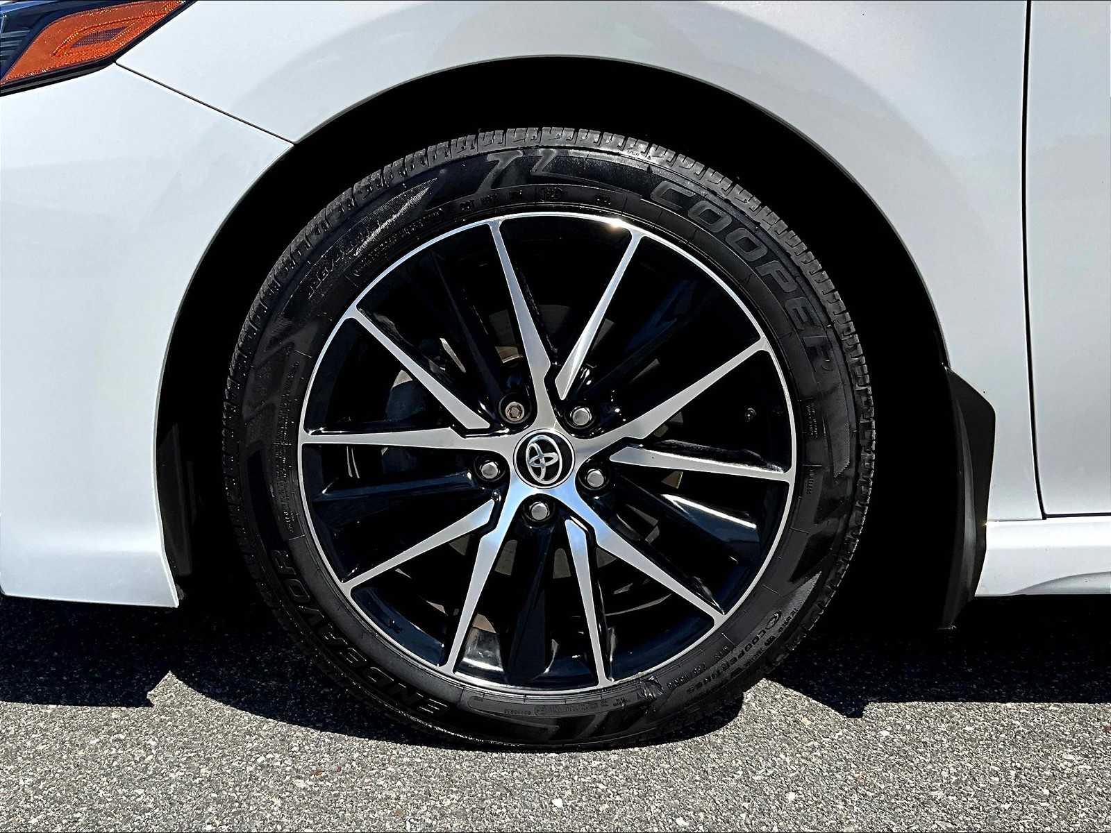 2023 Toyota Camry SE - Photo 7