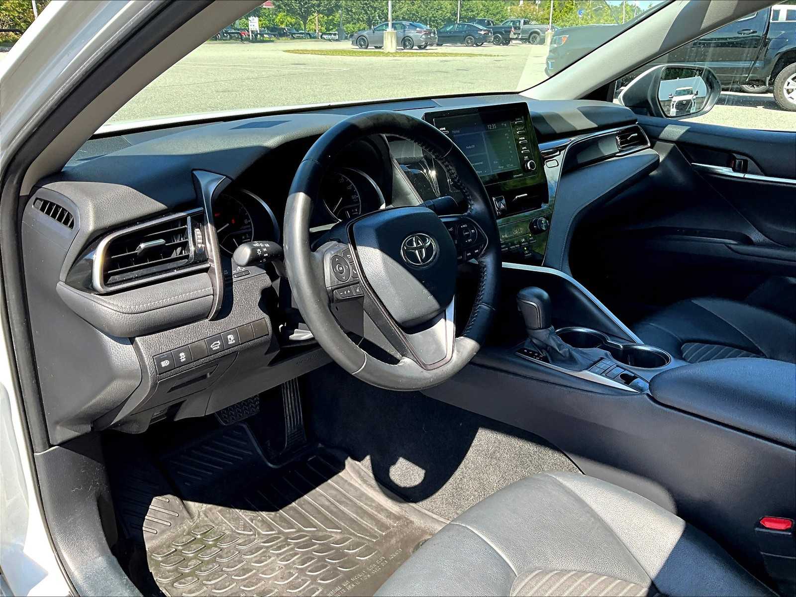 2023 Toyota Camry SE - Photo 8